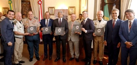  Data histórica foi celebrada com promoção de 409 subtenentes e outros atos. Foto: Joa Souza
